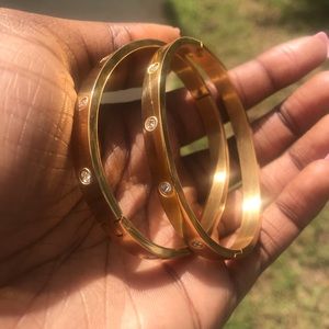 Gold bracelet